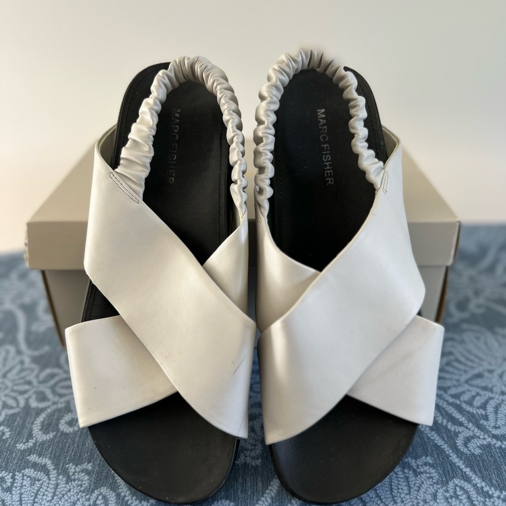 Size 10 Marc Fisher Flats